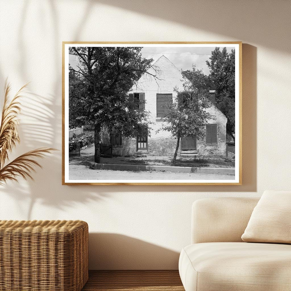 Falmouth VA Coach Gate Photo - 20th Century History