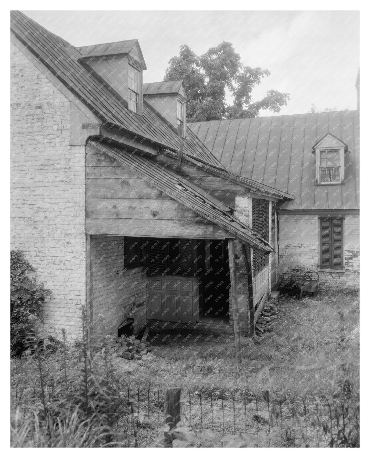 Falmouth VA Residence: Early 20th Century Architecture