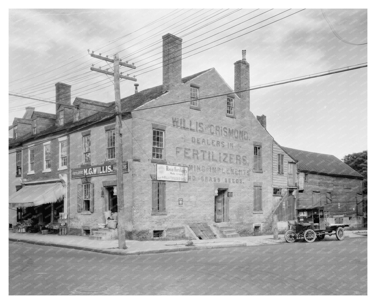 Fredericksburg, VA Historic Willis and Crismond Storefront 1