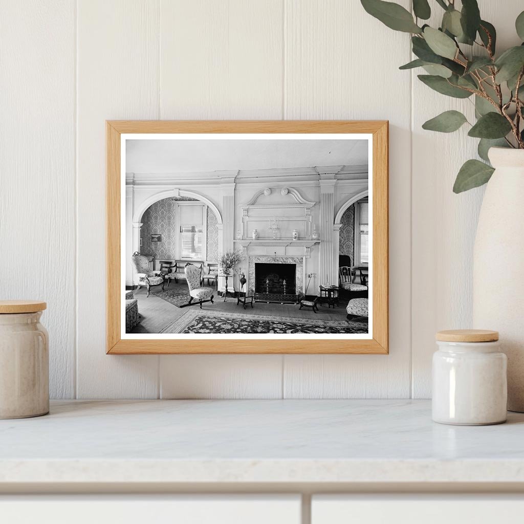 Courting Alcove in Fredericksburg, VA - 20th Century Image