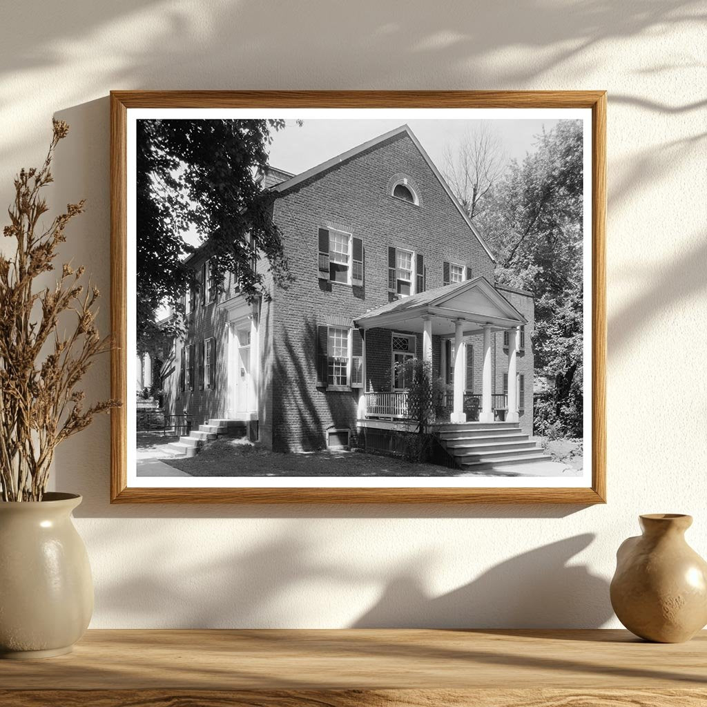 Fredericksburg VA Residence Photo, 20th Century Architecture