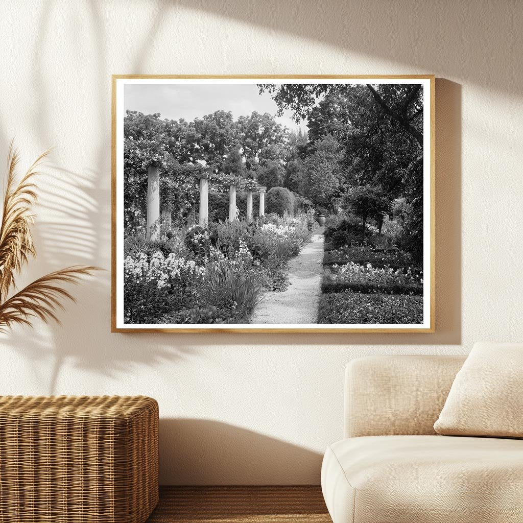 Fredericksburg, VA Estate Gardens Photo, 20th Century