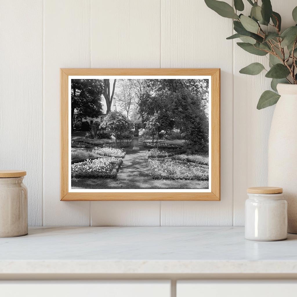 Historic Estate Gardens, Fredericksburg VA, 20th Century