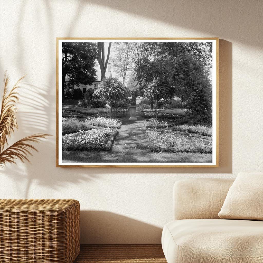 Historic Estate Gardens, Fredericksburg VA, 20th Century