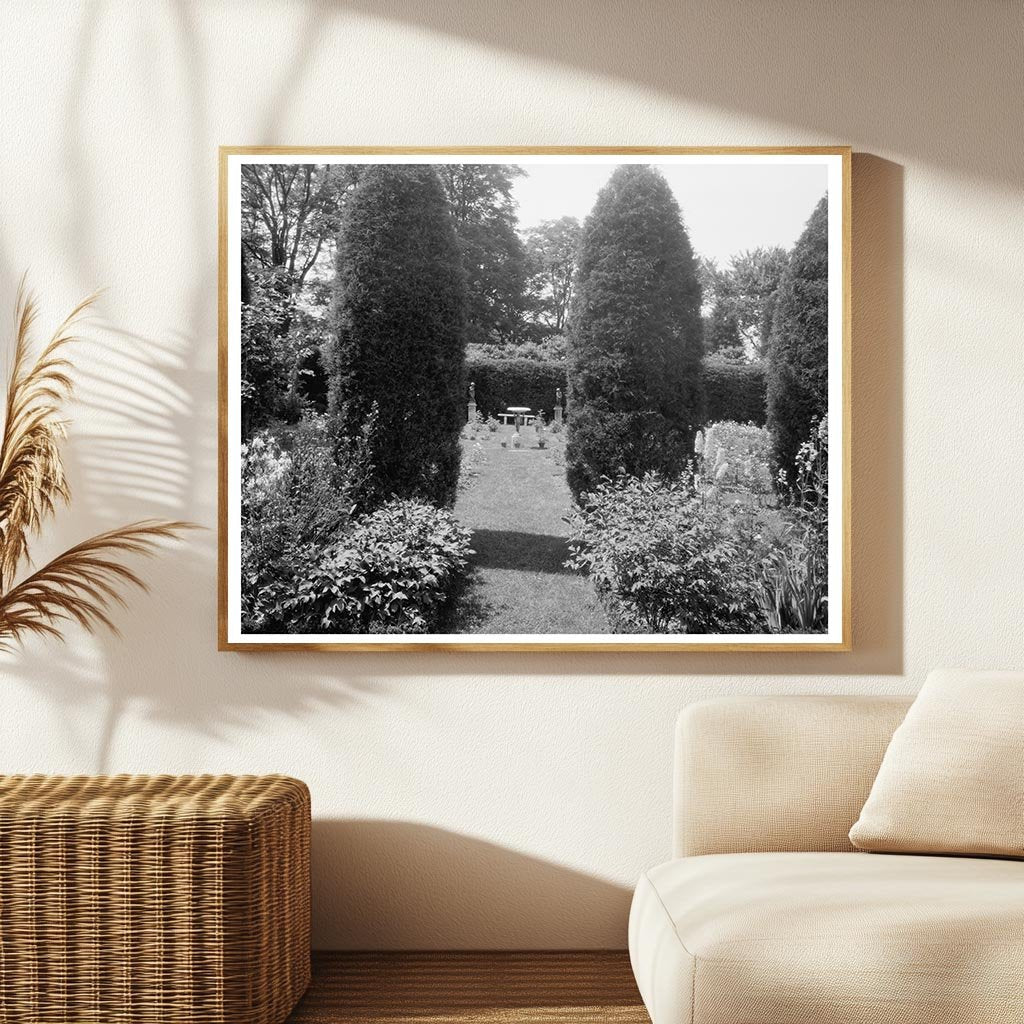 Restoration of Fredericksburg Estate, Virginia 20th Century