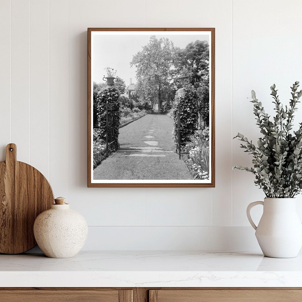 Historic Estate in Stafford County, VA - 20th Century Photo