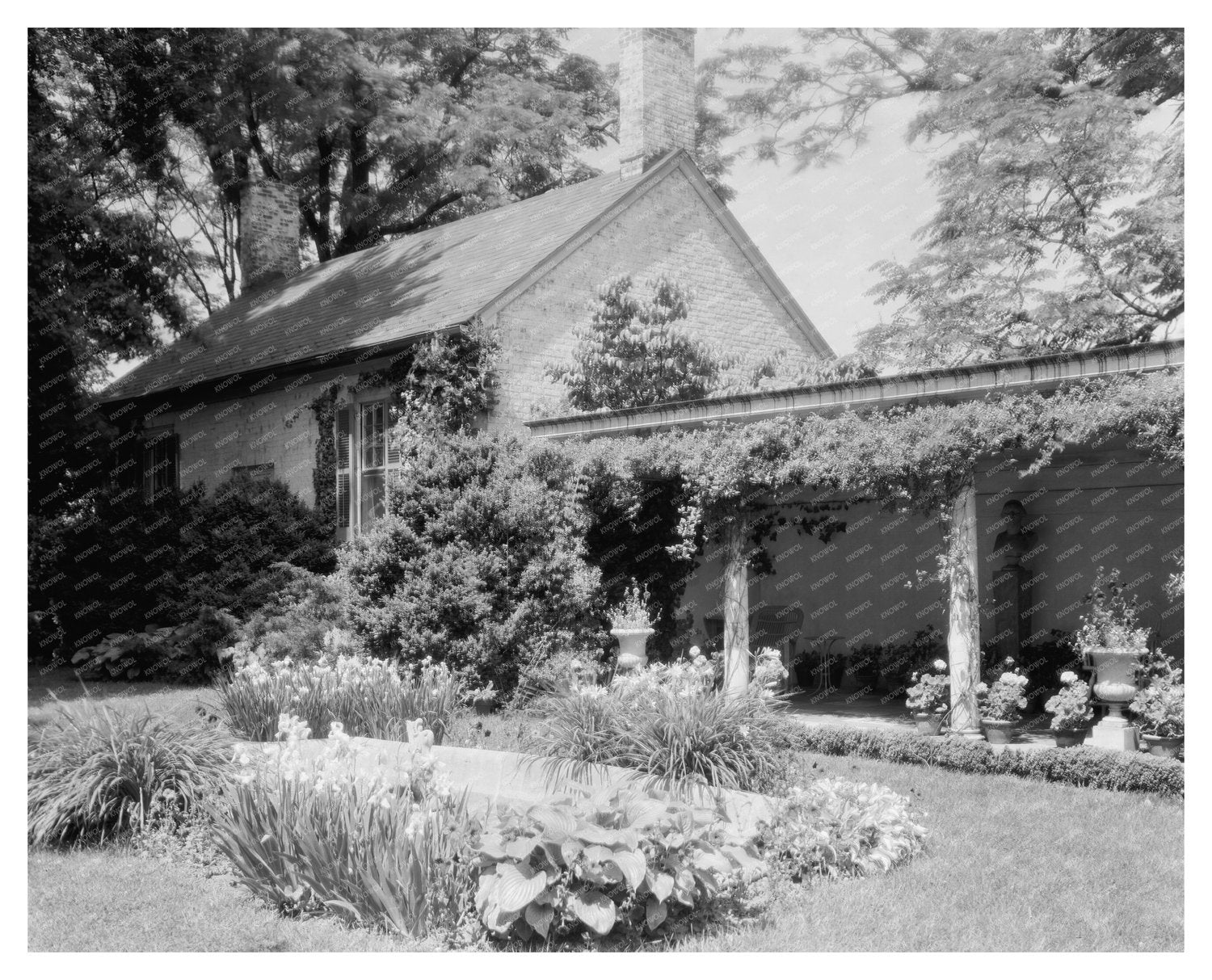 Historic Estate in Fredericksburg, VA - 20th Century Photo