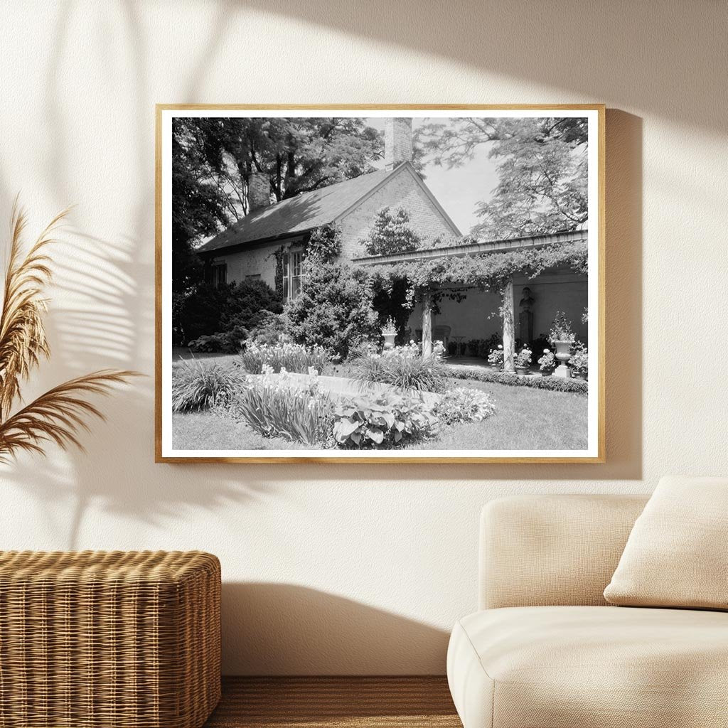Historic Estate in Fredericksburg, VA - 20th Century Photo