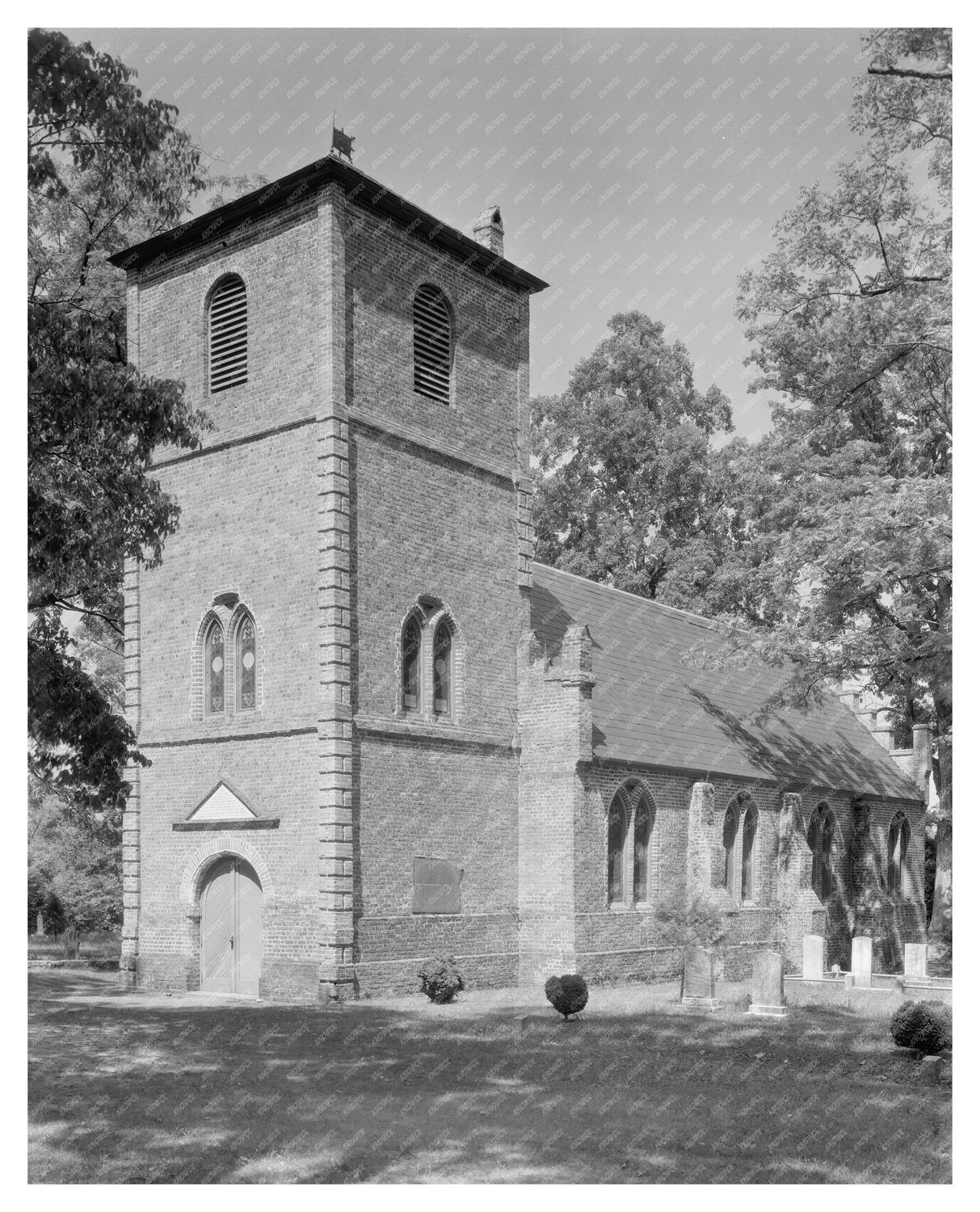 Historic Episcopal Church in Smithfield, VA (1632)