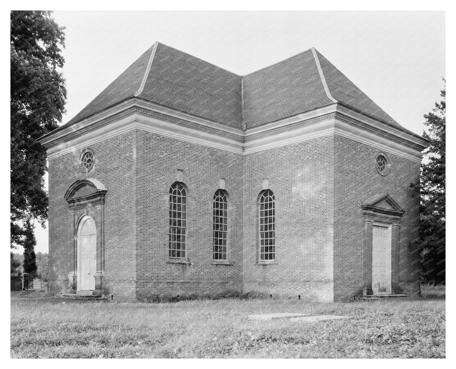 Colonial Church in Kilmarnock, VA - Historic 1669 Design