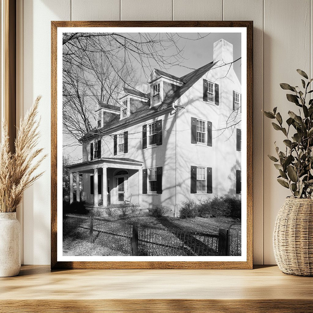 Historic Residence in Leesburg, VA - Early 20th Century