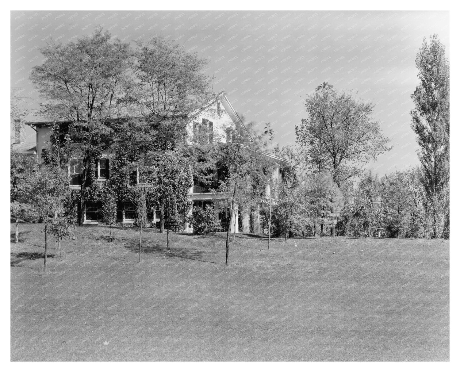 Vintage Residence in Leesburg, VA - Early 20th Century