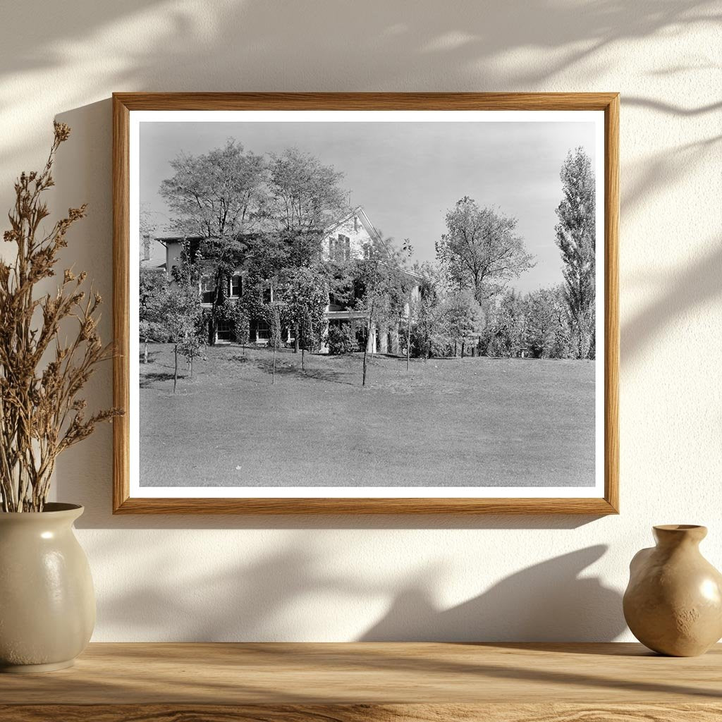 Vintage Residence in Leesburg, VA - Early 20th Century