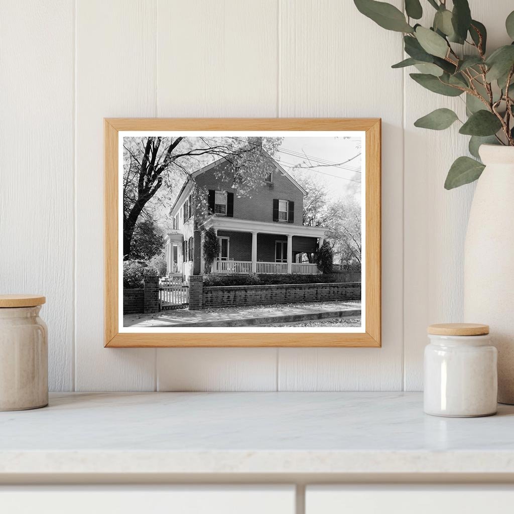 Historic Architecture in Leesburg, VA - 20th Century Image