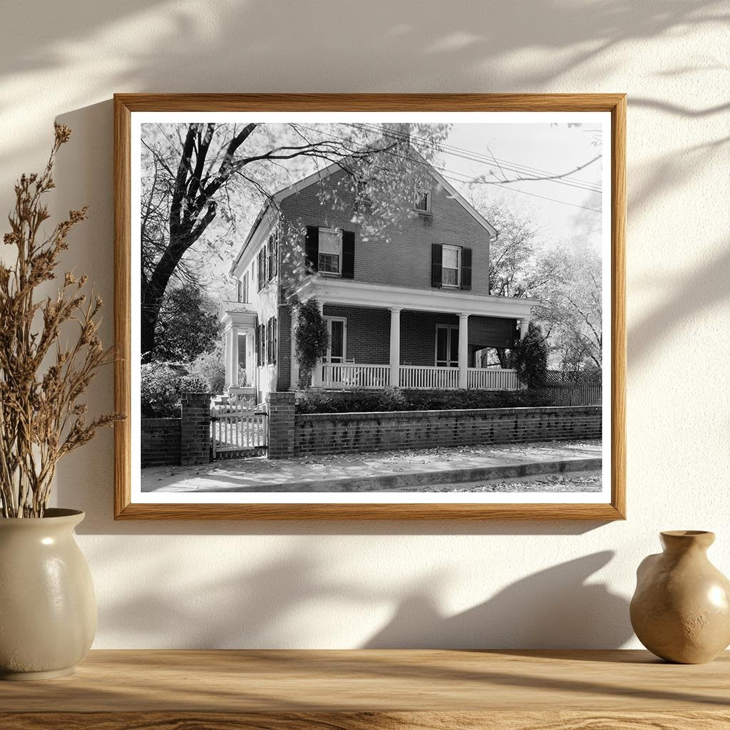 Historic Architecture in Leesburg, VA - 20th Century Image