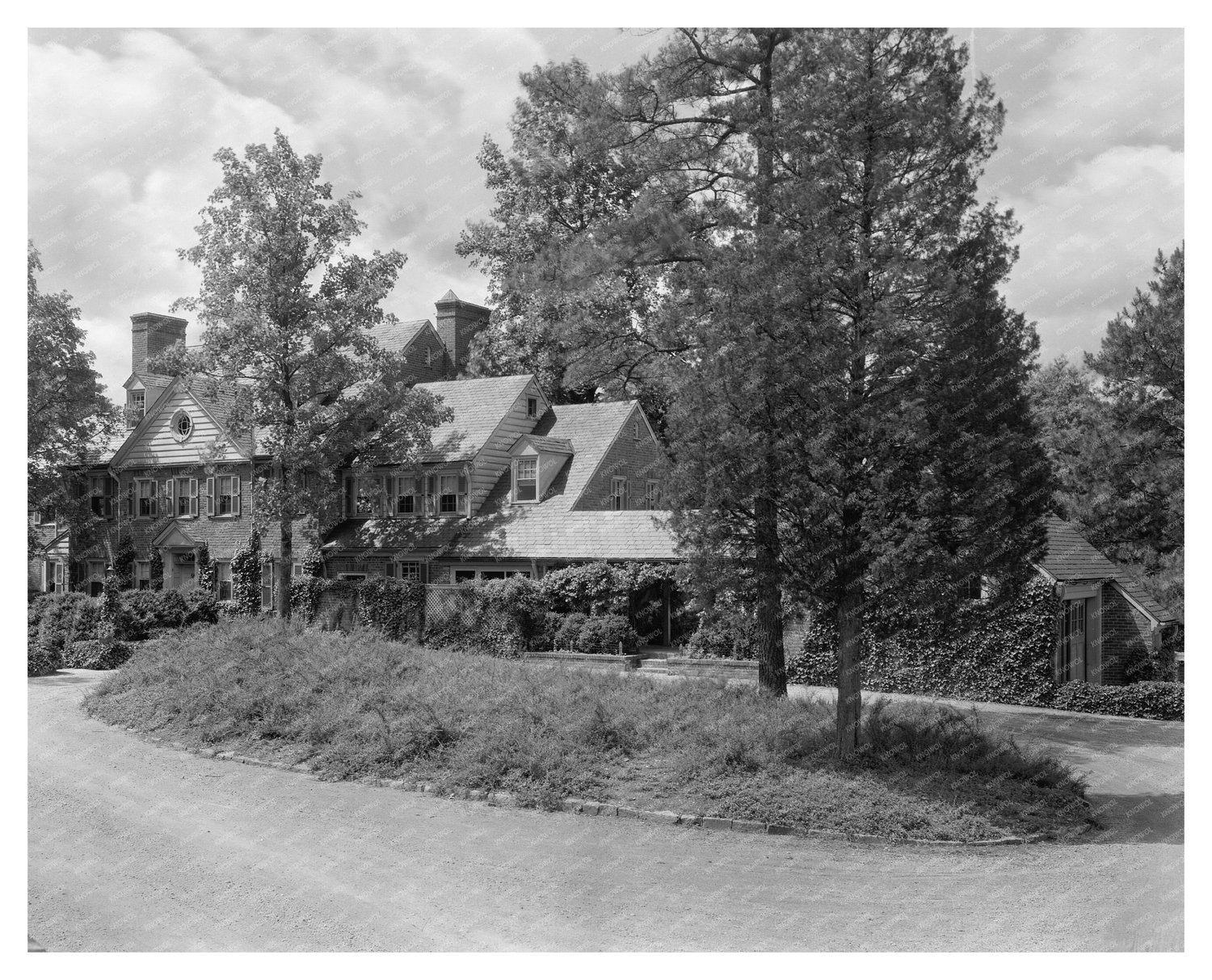 Vintage Residence in Richmond, VA - Early 20th Century Image