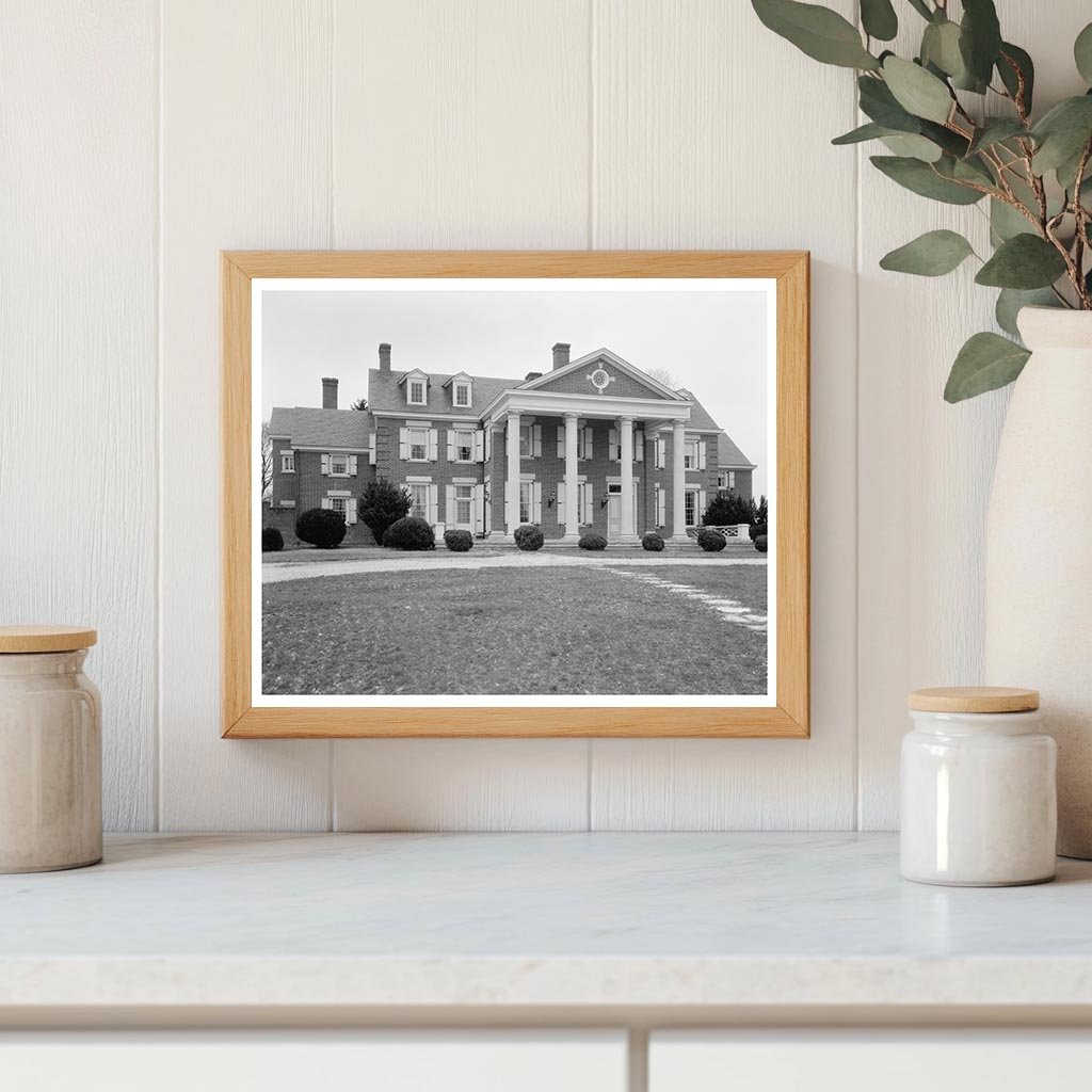 Historic Residence in Middleburg, VA - Early 20th Century
