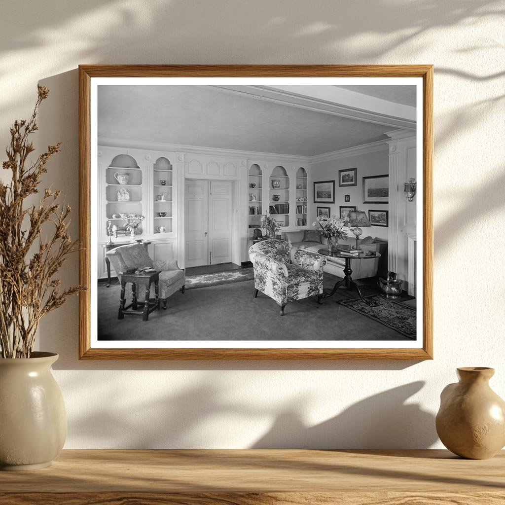 Middleburg VA Interior Scene, Early 1900s Photograph