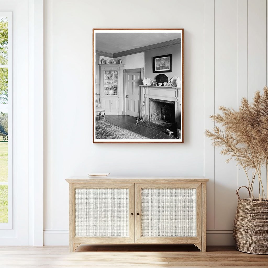 Historic Home Interior in Falmouth, VA - 1900s