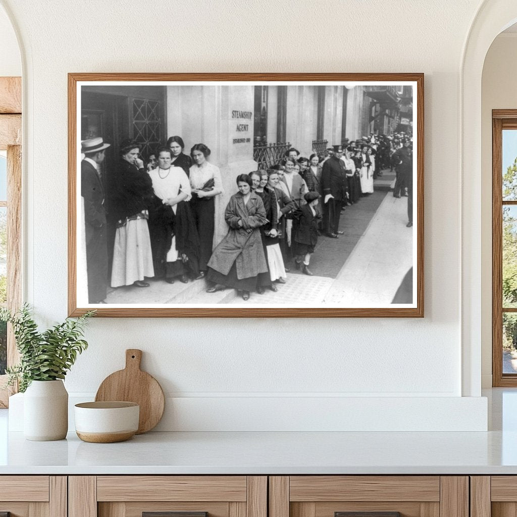 1914 Scene: Townspeople Banking at Schwenk Bank