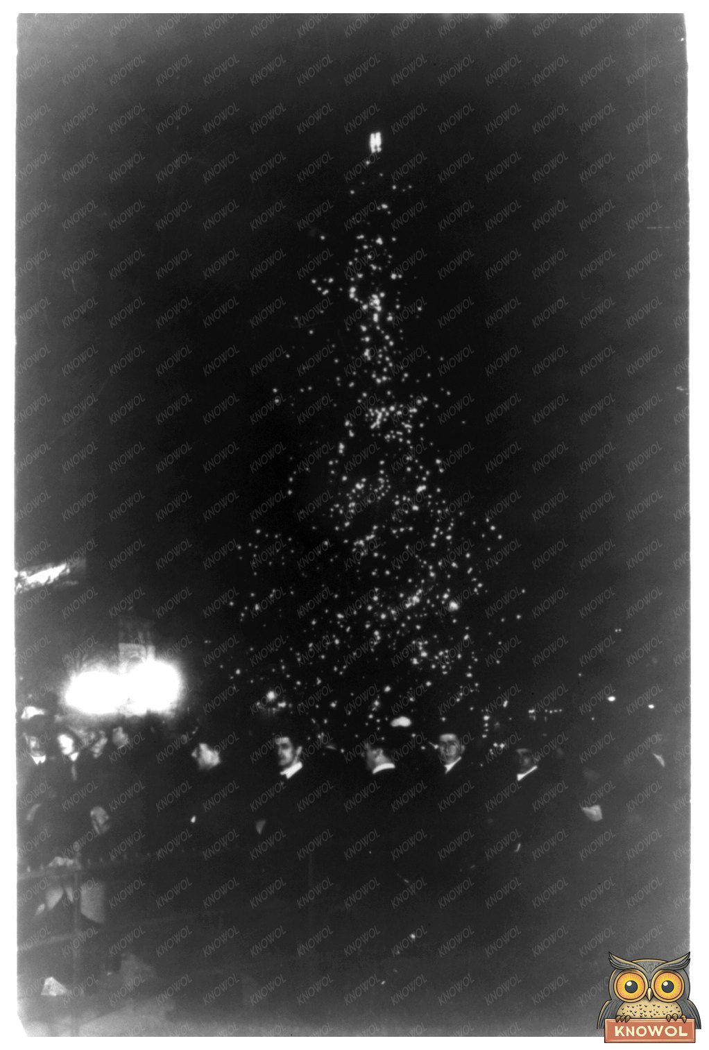 Festive 1914 NYC Christmas Tree in Madison Square Park