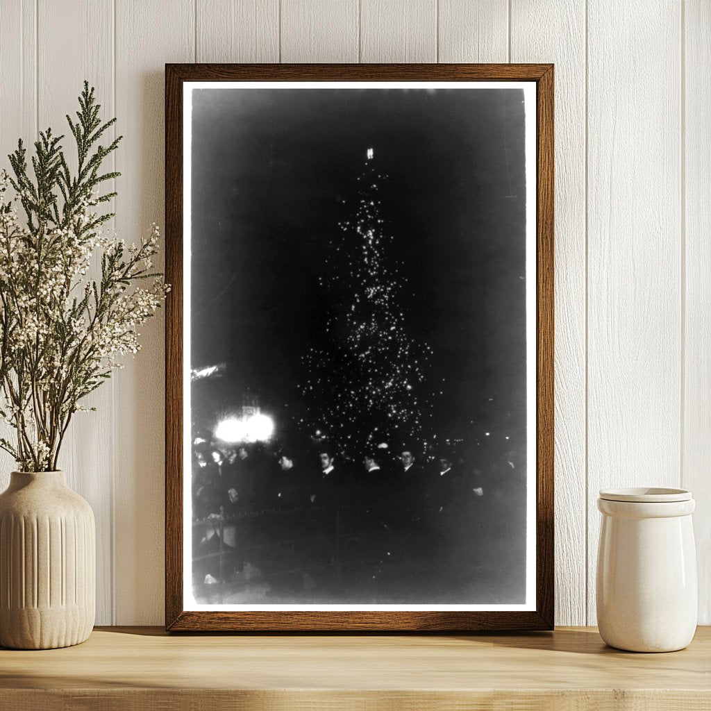 Festive 1914 NYC Christmas Tree in Madison Square Park