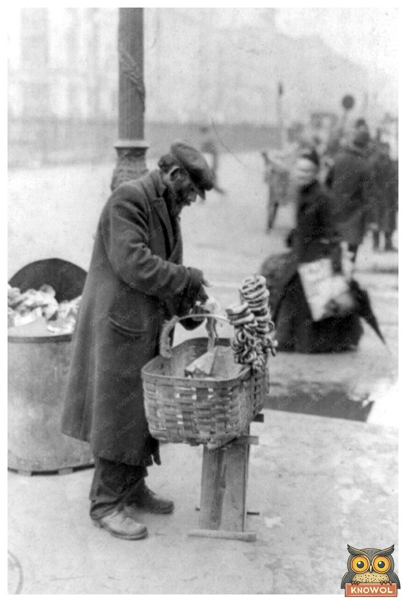 1917 NYC East Side Street Food Vendor in Action