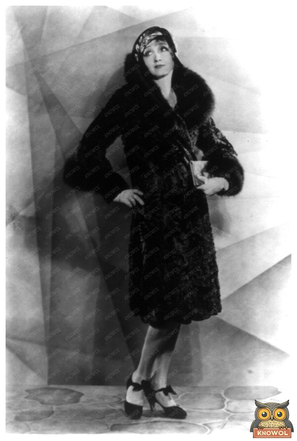 1929 Glamour: Iconic Hollywood Starlet Portrait