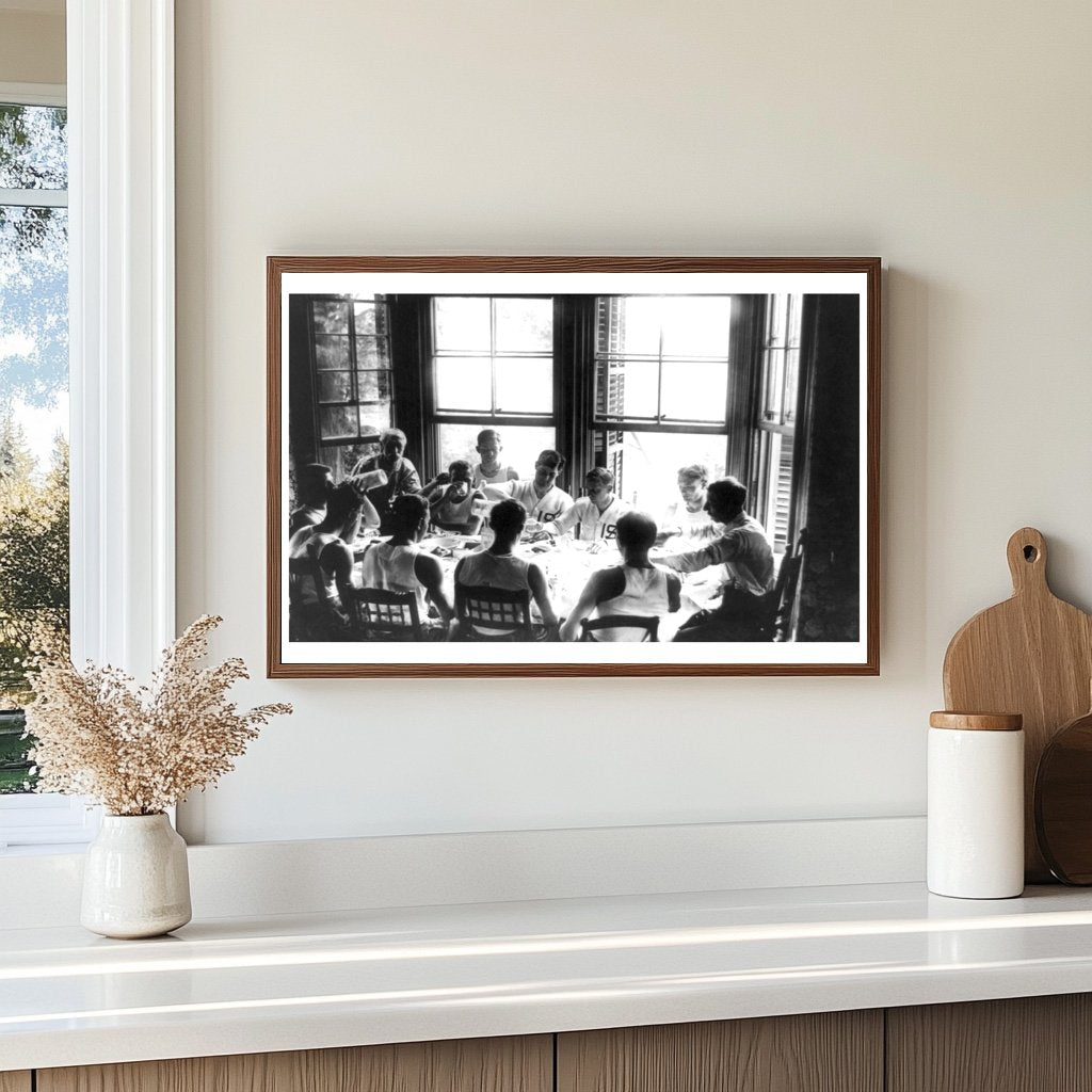 1908 Syracuse Freshmen Dining Together in Poughkeepsie