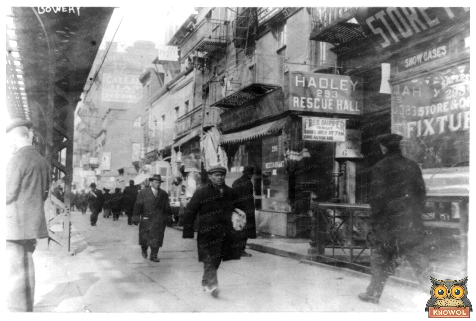 Vibrant 1914 Bowery Street Life in NYC