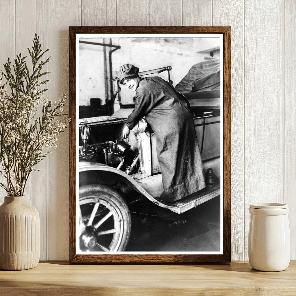 Women in Autos: 1920s Trailblazer as Salesman