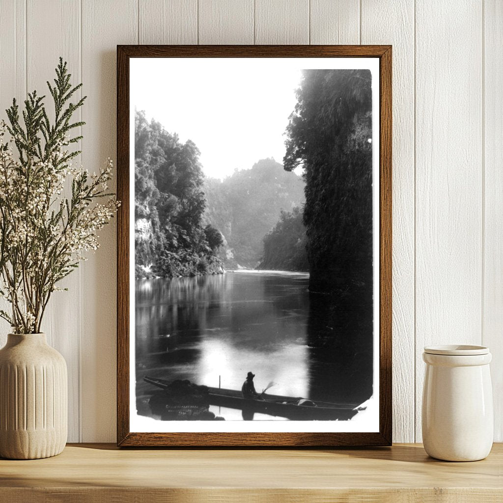Traditional Canoes on Wanganui River, 1906