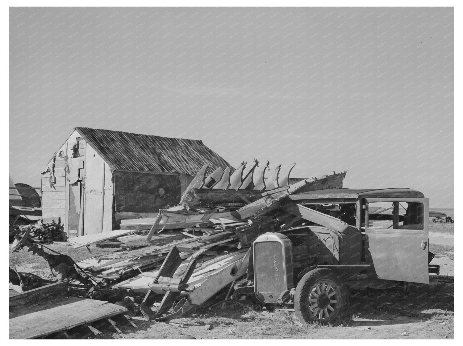 Abandoned Car and House in Crystal City Texas 1939 - Available at KNOWOL