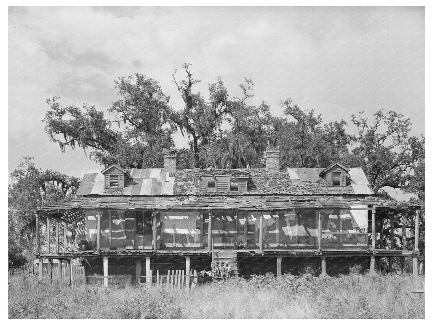 Abandoned Trepagnier Plantation House Louisiana 1944 - Available at KNOWOL