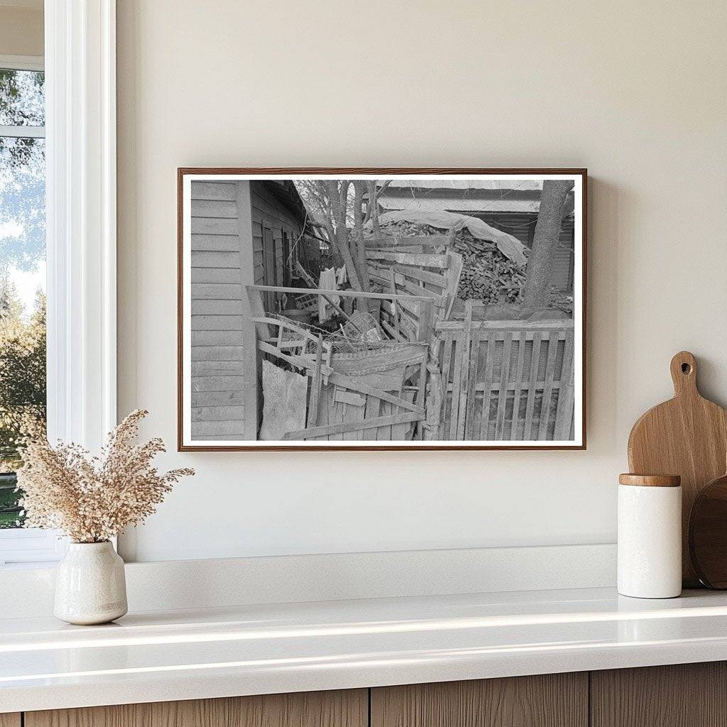 Alleyway and Corrals in San Antonio Texas 1939 - Available at KNOWOL