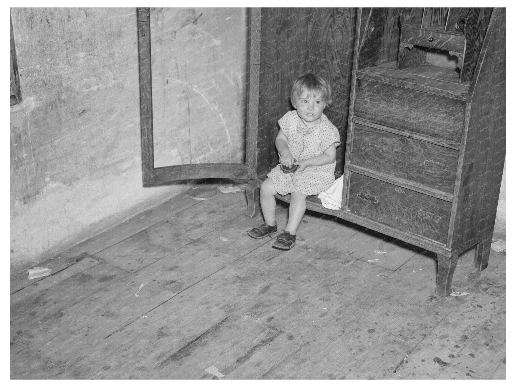 Art Simplots Child in Black River Falls 1937 - Available at KNOWOL