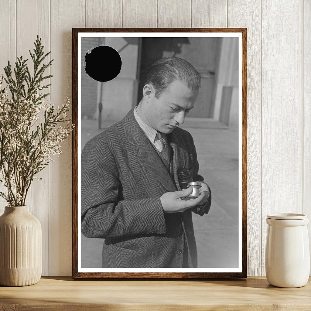 Arthur Rothstein in Washington D.C. January 1938 - Available at KNOWOL