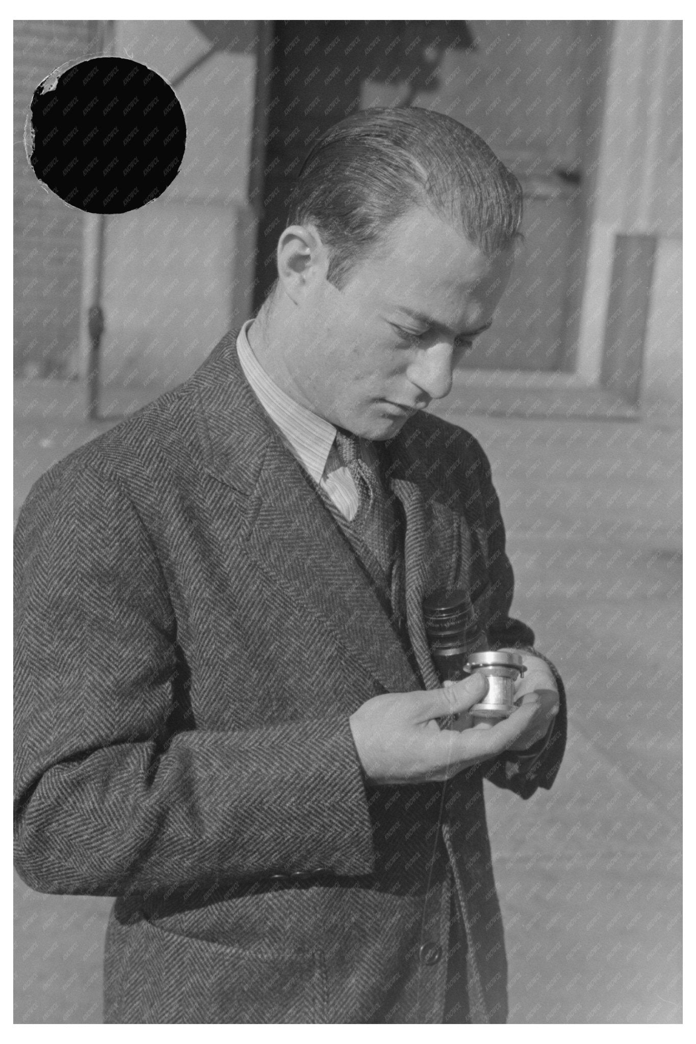 Arthur Rothstein in Washington D.C. January 1938 - Available at KNOWOL