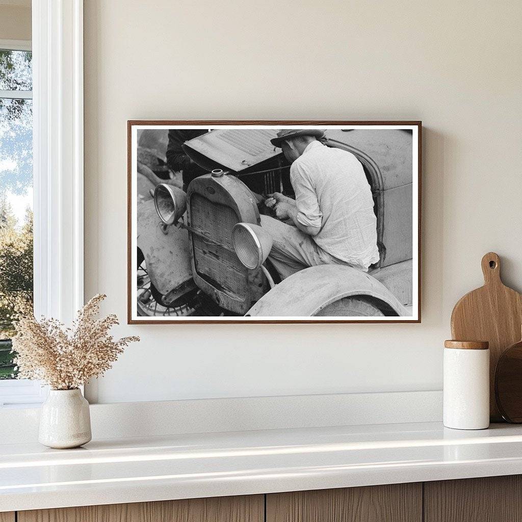 Automobile Repair in Market Square Waco Texas 1939 - Available at KNOWOL