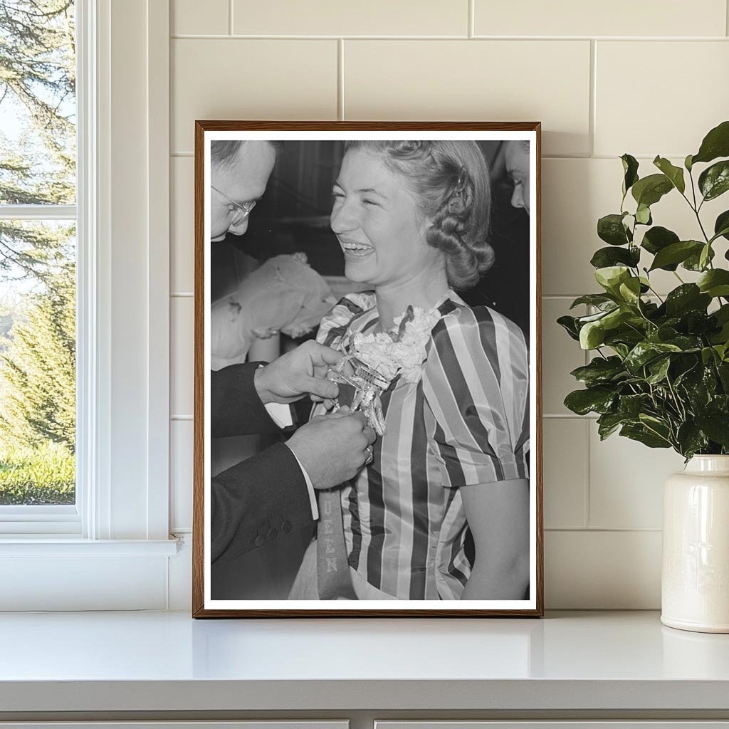 Beauty Queen at San Angelo Fat Stock Show Dance 1940 - Available at KNOWOL