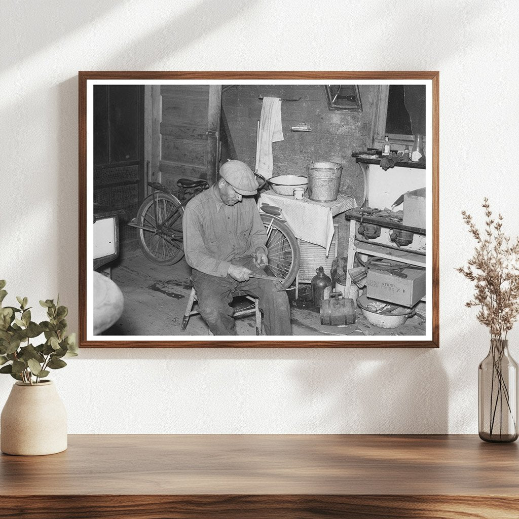 Beet Worker Sharpening Knife East Grand Forks 1937 - Available at KNOWOL
