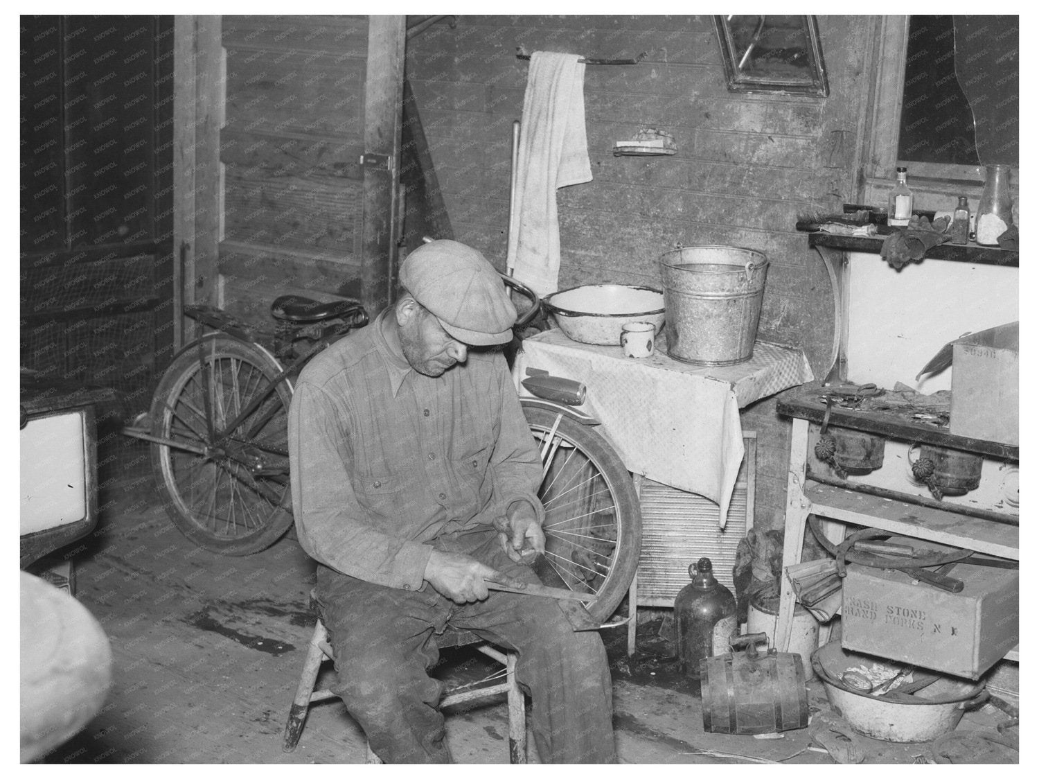 Beet Worker Sharpening Knife East Grand Forks 1937 - Available at KNOWOL