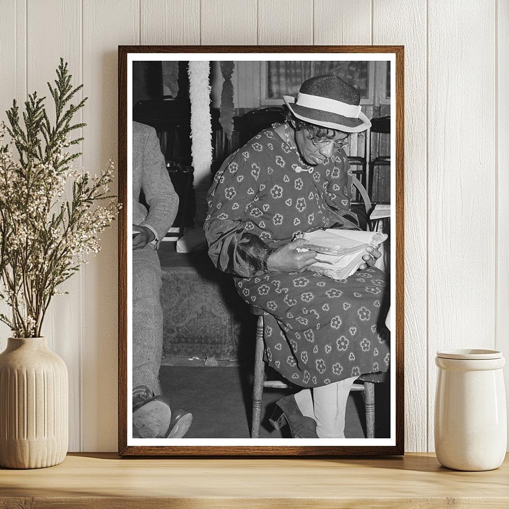 Bible Reading in Chicago Baptist Church April 1941 - Available at KNOWOL