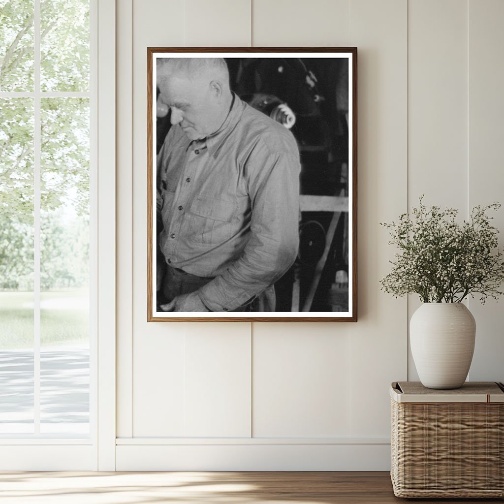 Blacksmith Sharpening Cultivator Point Marshall Texas 1939 - Available at KNOWOL