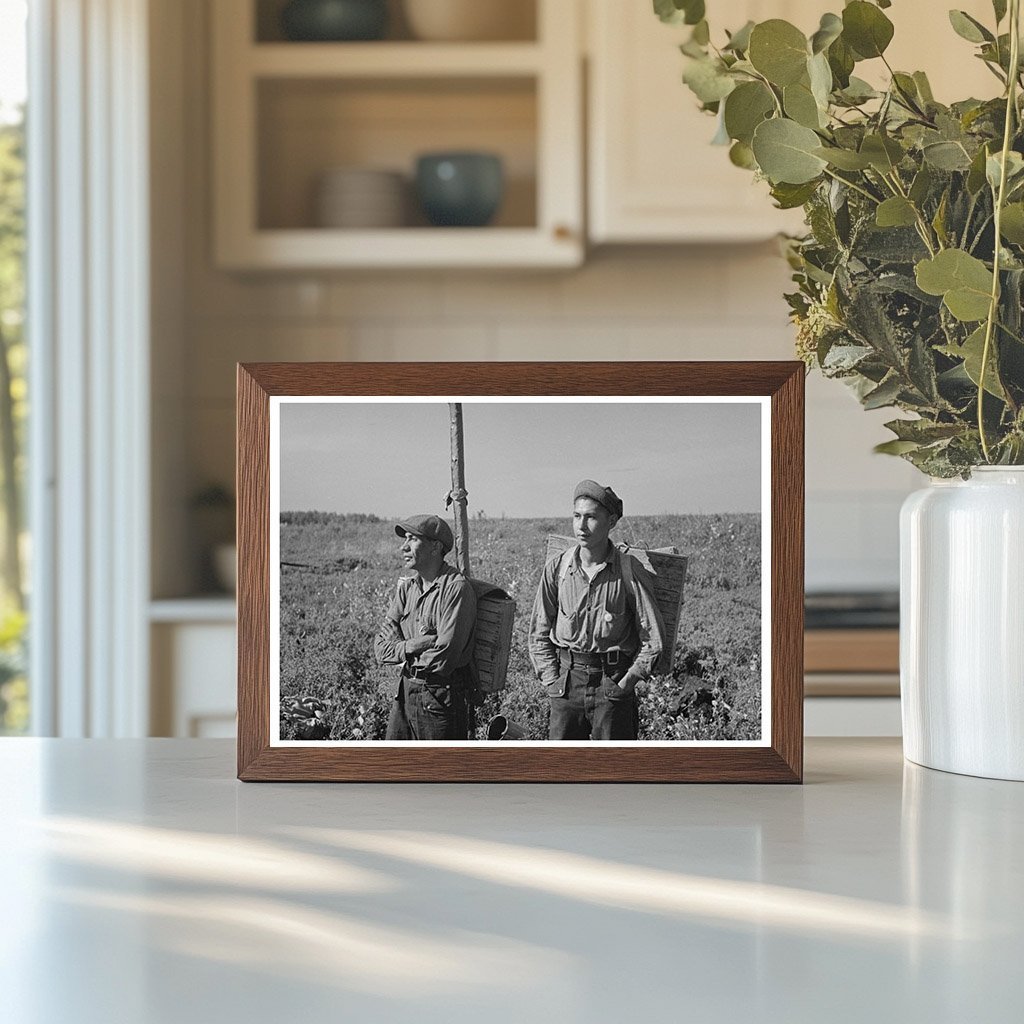 Blueberry Pickers in Little Fork Minnesota August 1937 - Available at KNOWOL