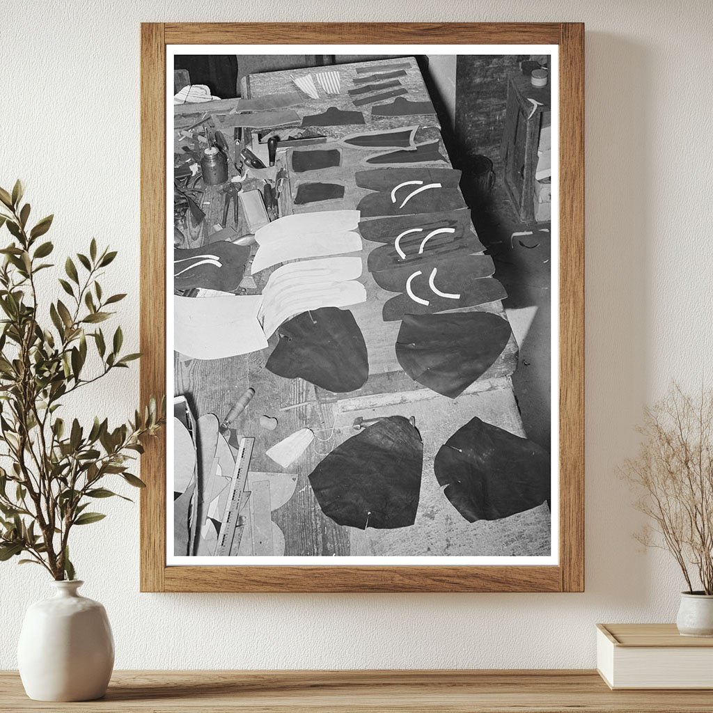 Boot Upper Construction in Alpine Texas 1939 - Available at KNOWOL