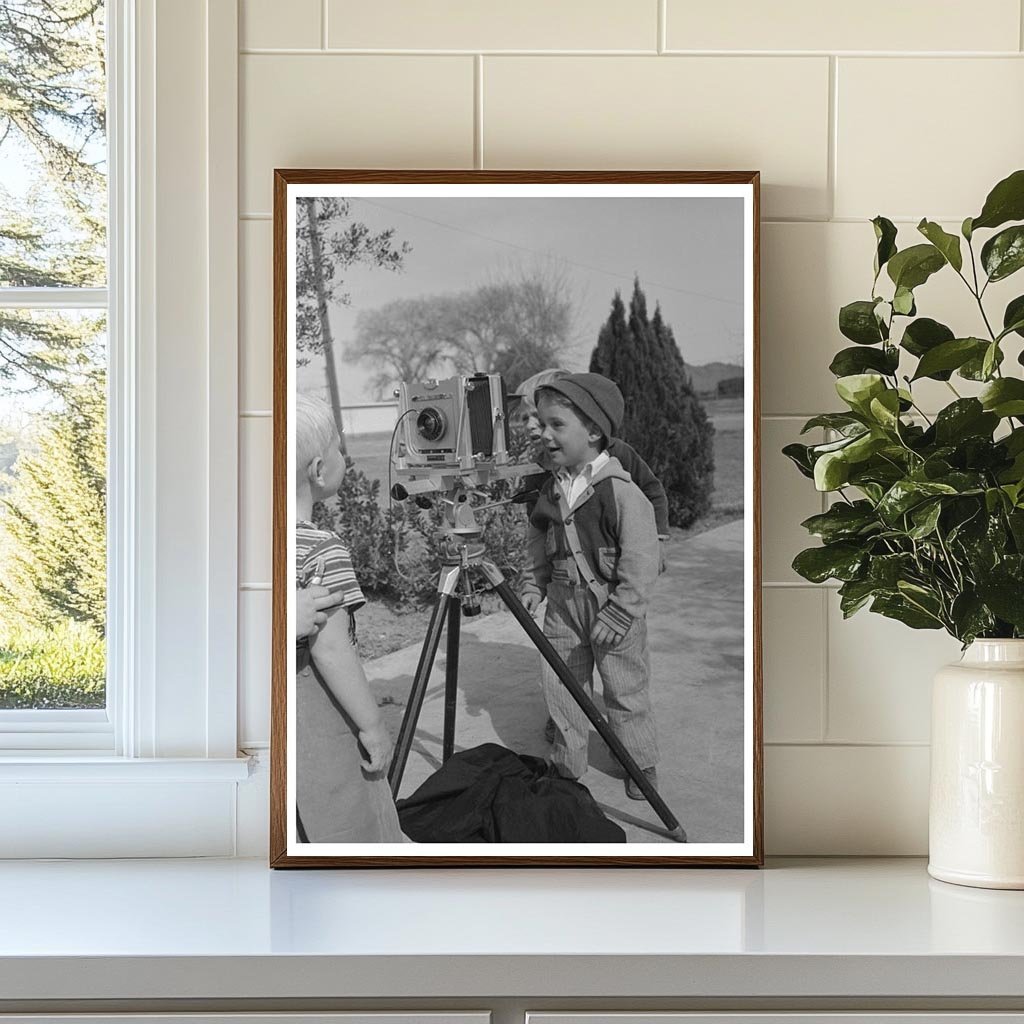 Budding Photographers at Camelback Farms 1942 - Available at KNOWOL
