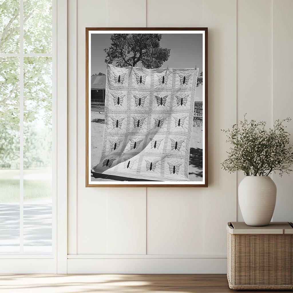 Butterfly Applique Quilt by Mrs. Bill Stagg June 1940 - Available at KNOWOL