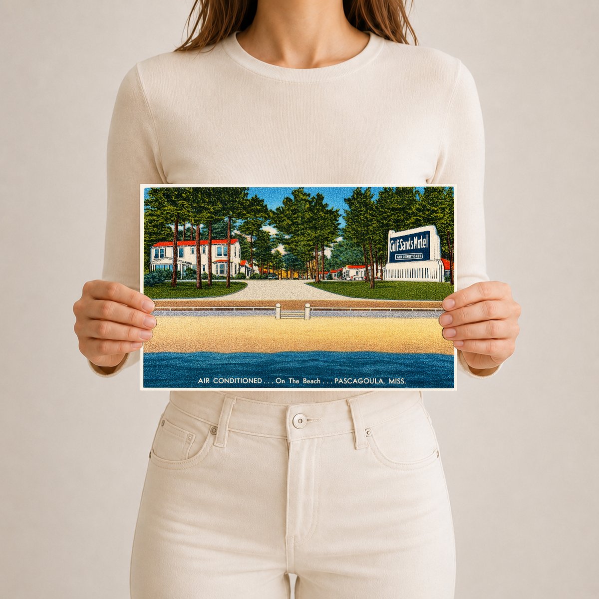 Pascagoula, MS: Gulf Sands Motel, air conditioned... On the beach