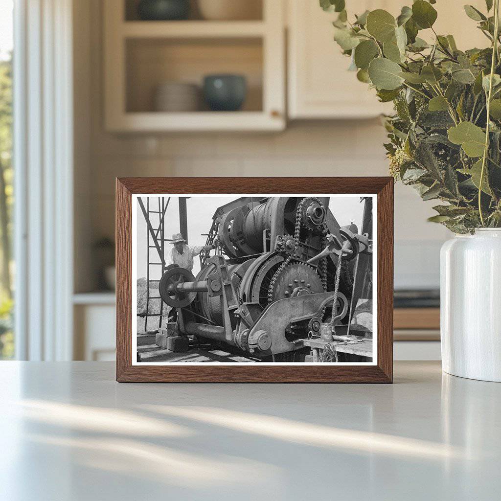 Cable Tool Drilling Rig at Oil Well Saint Louis Oklahoma 1939 - Available at KNOWOL